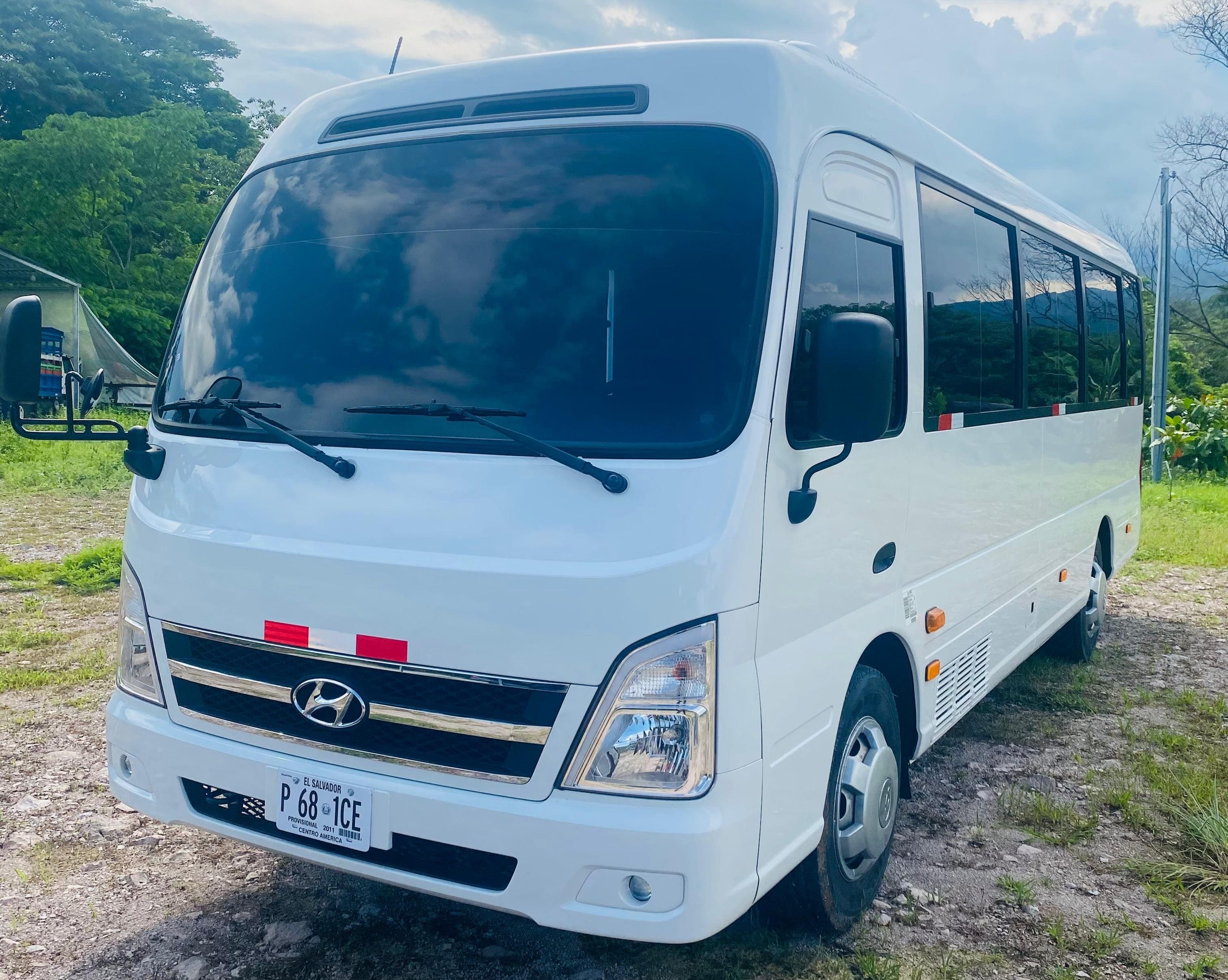 Traslados desde y hacia el Aeropuerto de El Salvador, Zona Oriental, Central y Occidental
